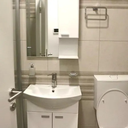 Max Apartment *