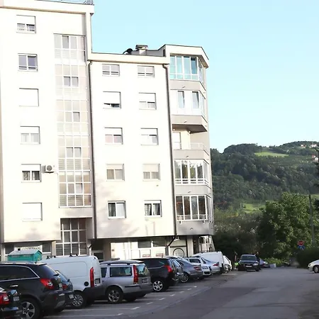 Max Apartment *